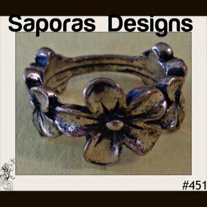 Size 6 Antique Theme Flower Design Band Ring